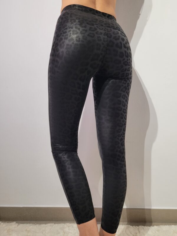 LEGGINS EFECTO CUERO ESTAMPADO - Imagen 2