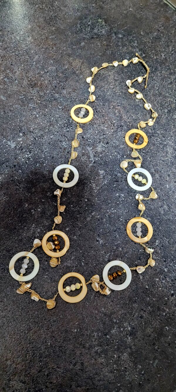 Collar beige aros